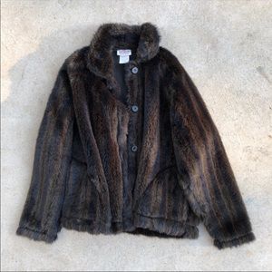 Vintage faux fur jacket size Large
